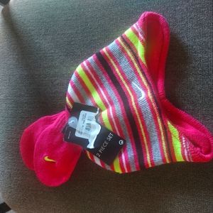 Nwt Nike hat and mittens